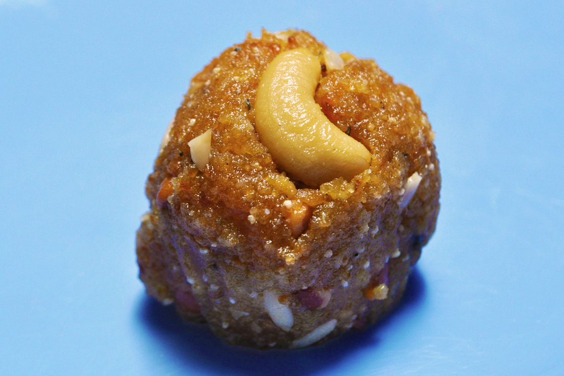 ＊世界の郷土菓子＊ インドの「Laddu/ラドゥ」 旅するパティシエ, 旅する本屋